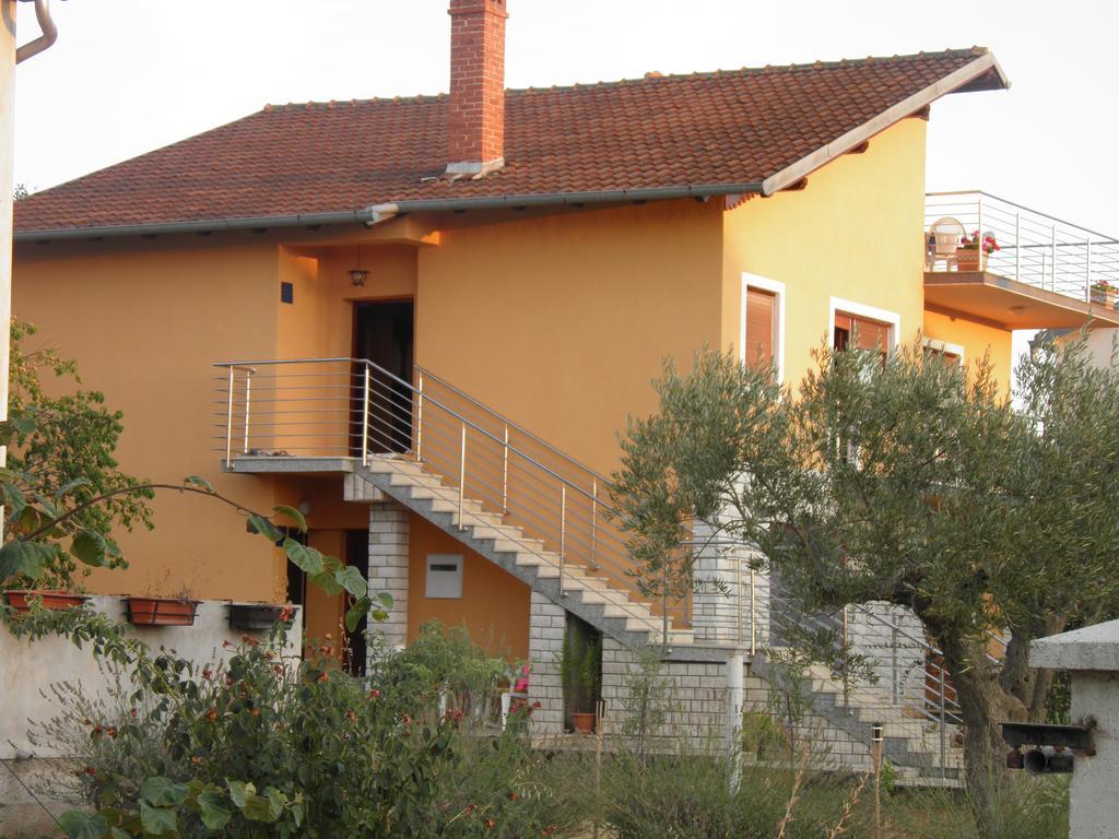 Apartments Nela Pula Bagian luar foto